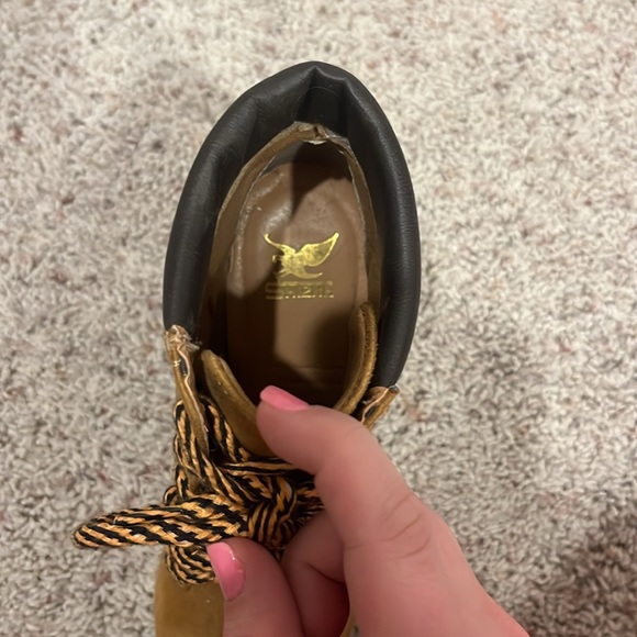 Women heeled “work boots” - Picture 5 of 6